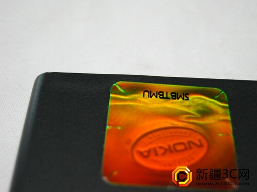 原電的激光防偽標(biāo)簽在四角位置更平整