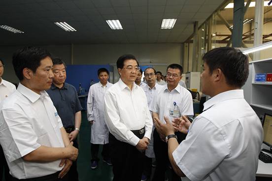 胡錦濤總書記蒞臨中航鋰電調研